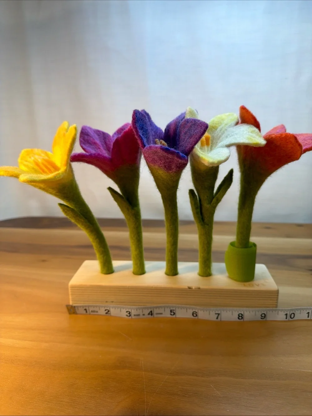Lovevery Felt Flowers In A Row w/Wood Stand The Helper Play Kit Montessori Toy